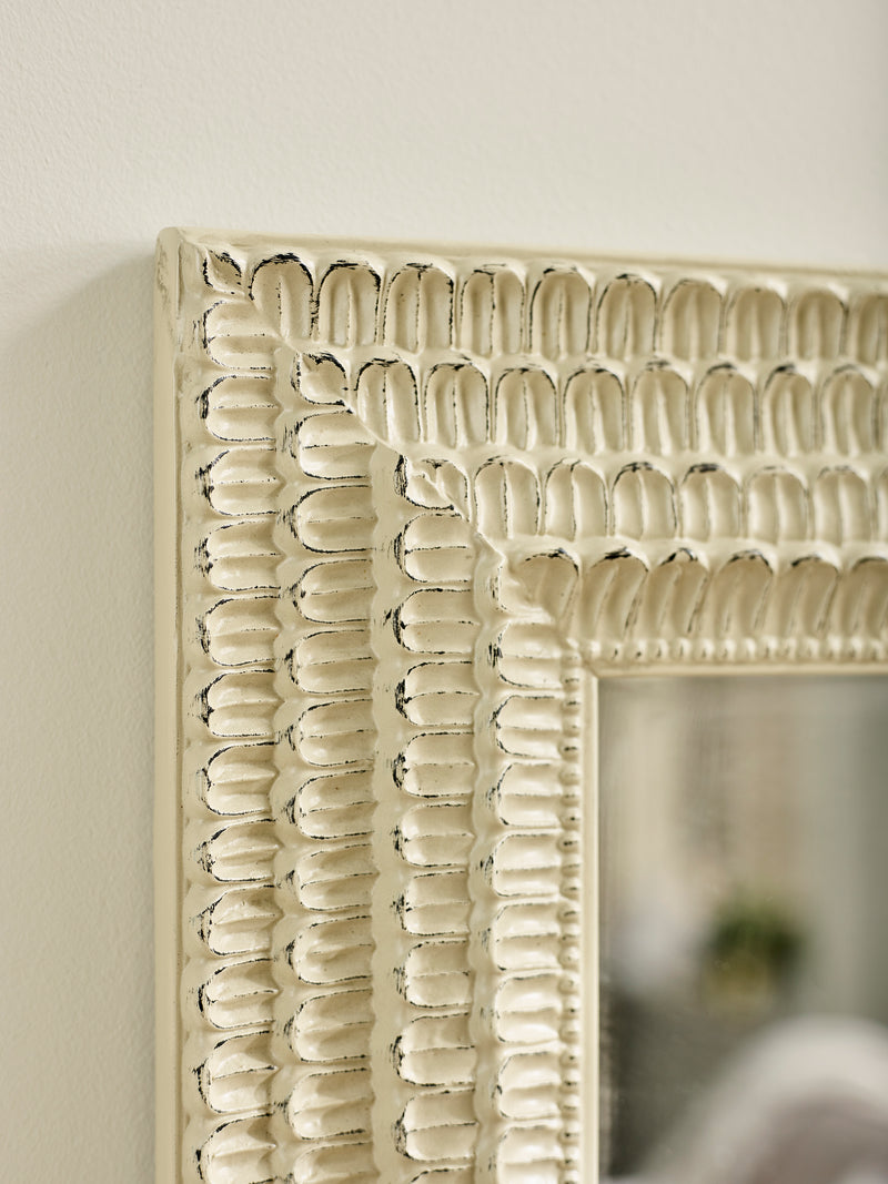 Alanis 170cm White Full-Length Leaning Mirror – detail view